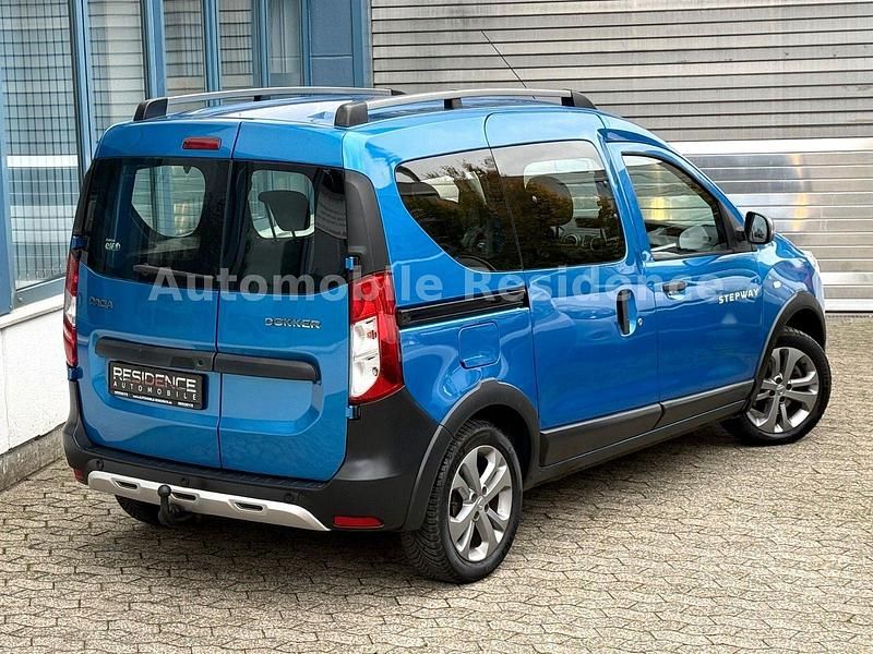 Gebraucht Dacia Dokker Stepway 116 PS (85 kW) 2015 Blau Van / Kleinbus
