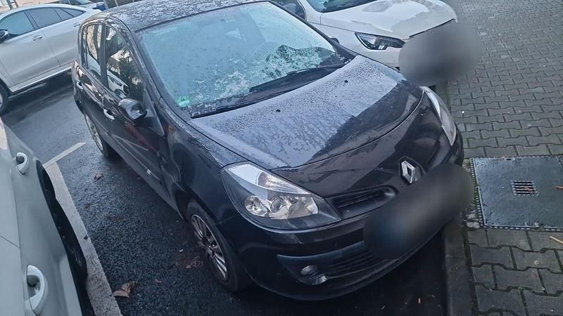 Schwarz Gebraucht 2007 Renault Clio II Limousine | 1.600 € (Guter Preis) - Bild 1/4
