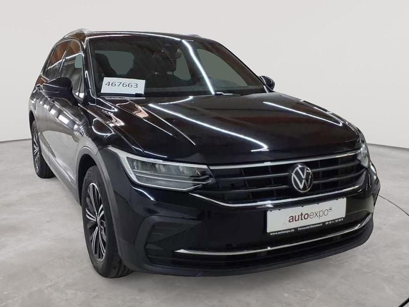 Gebraucht VW Tiguan Active 150 PS (110 kW) 2022 Deep black perleffekt SUV