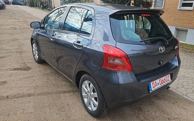 Gebraucht Toyota Yaris 133 PS (97 kW) 2008 Grau Kleinwagen