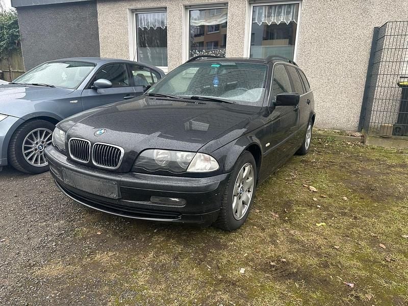 Gebraucht BMW 320 170 PS (125 kW) 2001 Schwarz Kombi