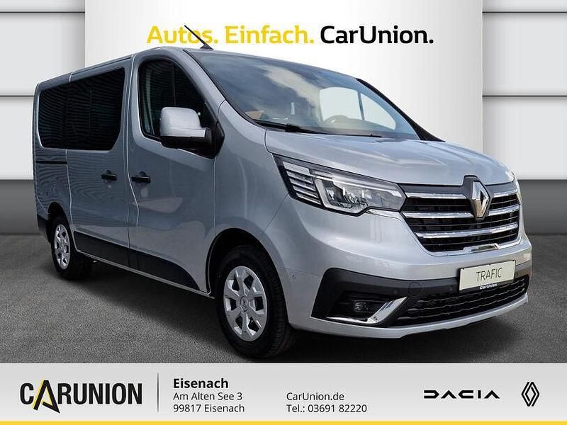 Gebraucht Renault Trafic Life 150 PS (110 kW) 2023 Highlandgrau metallic Van / Kleinbus