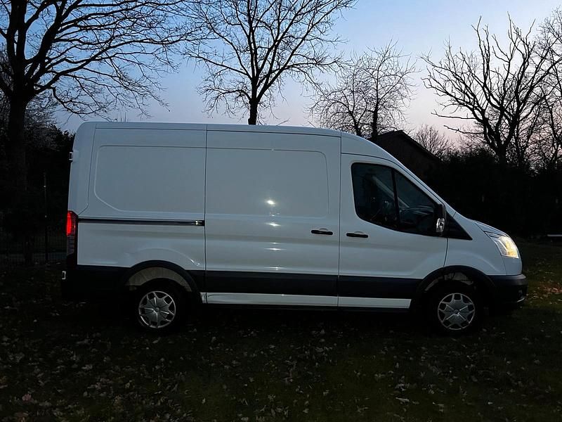 Gebraucht Ford Transit 105 PS (77 kW) 2018 Weiß Van / Kleinbus
