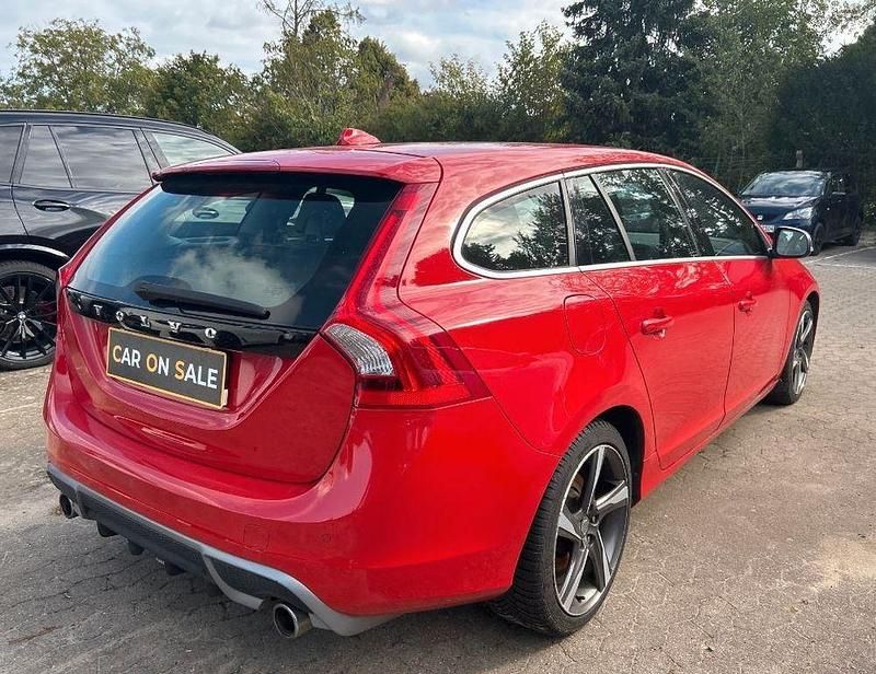 Gebraucht Volvo V60 R-Design 136 PS (100 kW) 2013 Rot Kombi