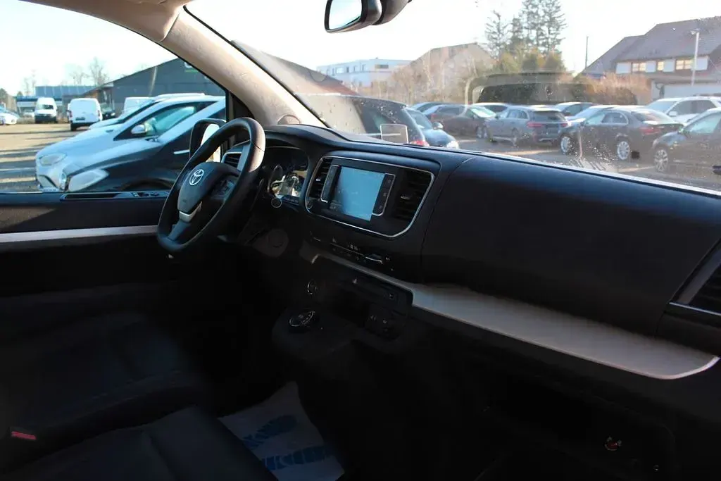Gebraucht Toyota Proace Verso Comfort 177 PS (130 kW) 2018 Weiß Kombi