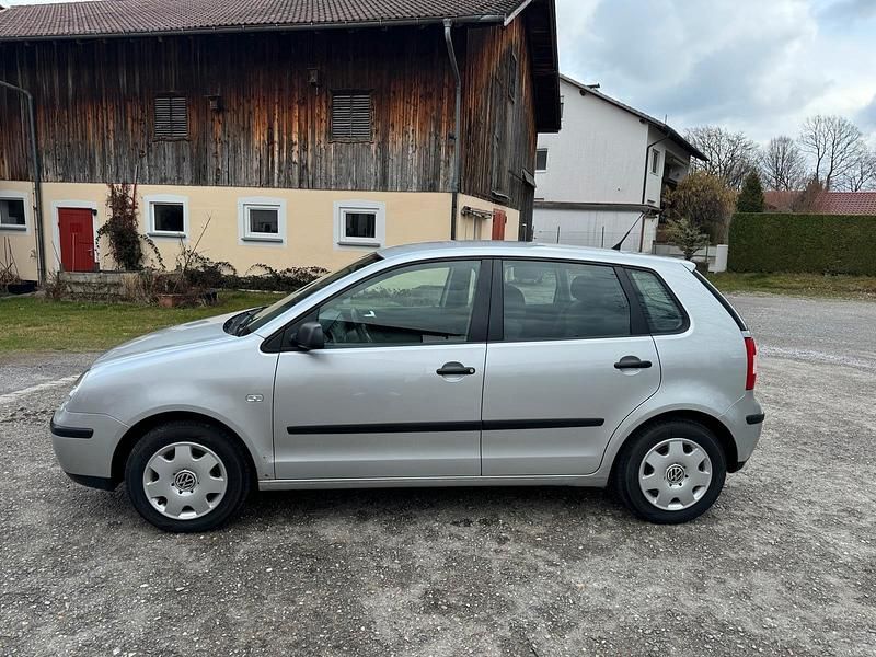 Gebraucht VW Polo 55 PS (40 kW) 2003 Silber Kleinwagen