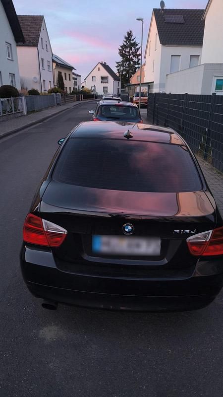 Gebraucht BMW 318 143 PS (105 kW) 2008 Schwarz Limousine