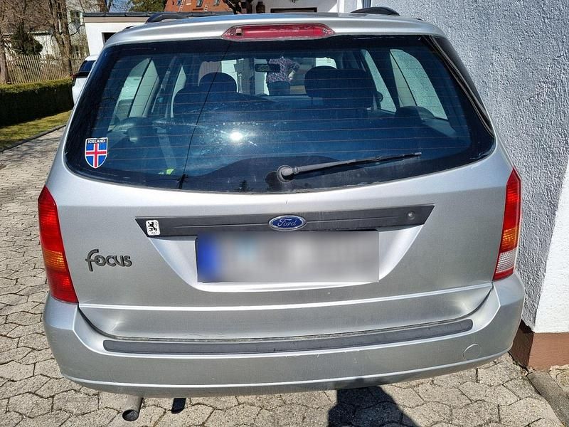 Gebraucht Ford Focus 101 PS (74 kW) 2001 Silber Kombi