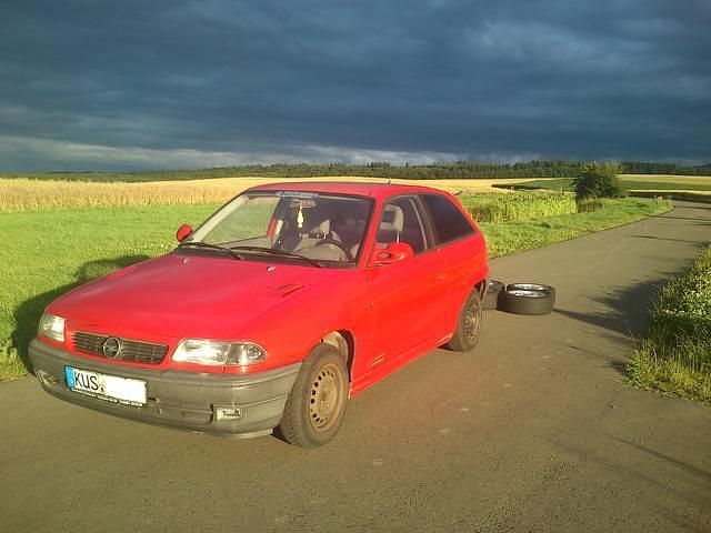 Gebraucht Opel Astra 82 PS (60 kW) 1993 Rot Coupé