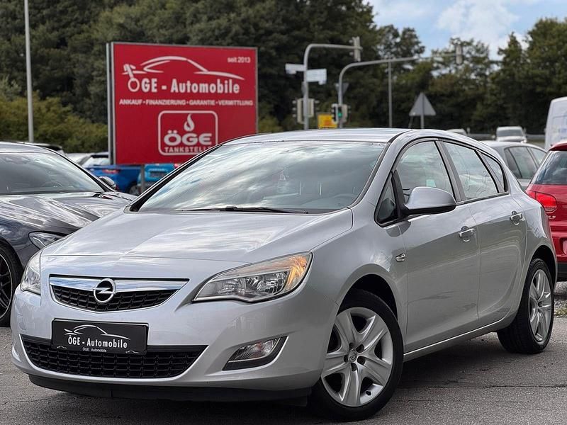 Silber Gebraucht 2010 Opel Astra Edition Limousine | 3.850 € (Fairer Preis) - Bild 1/4