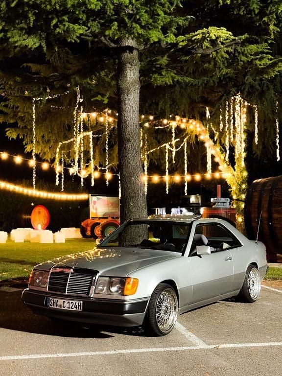 Silber Gebraucht 1988 Mercedes 230 Coupé | 11.290 € - Bild 1/4