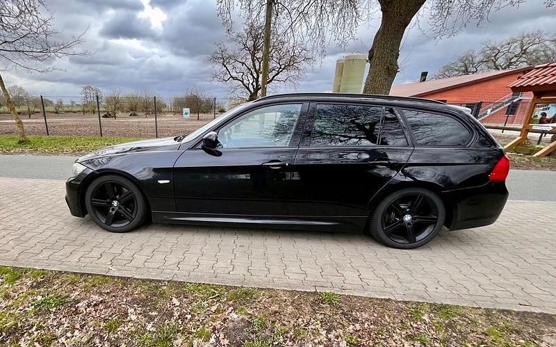Gebraucht BMW 320 Exclusive 184 PS (135 kW) 2012 Schwarz Kombi