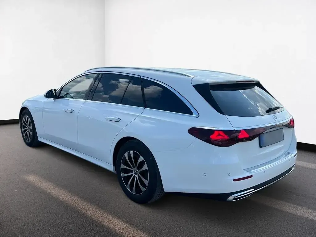 Gebraucht Mercedes E200 Avantgarde 163 PS (119 kW) 2026 Polarweiß uni Kombi