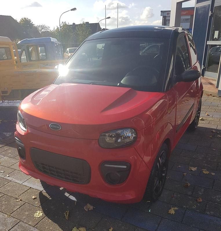 Rot Gebraucht 2024 Microcar M.Go Kleinwagen | 16.370 € - Bild 1/4