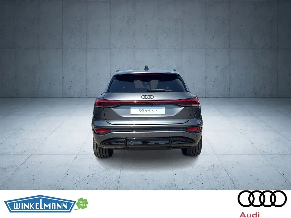 Neu Audi Q6 e-tron Business 225 kW (306 PS) 2026 Grau SUV