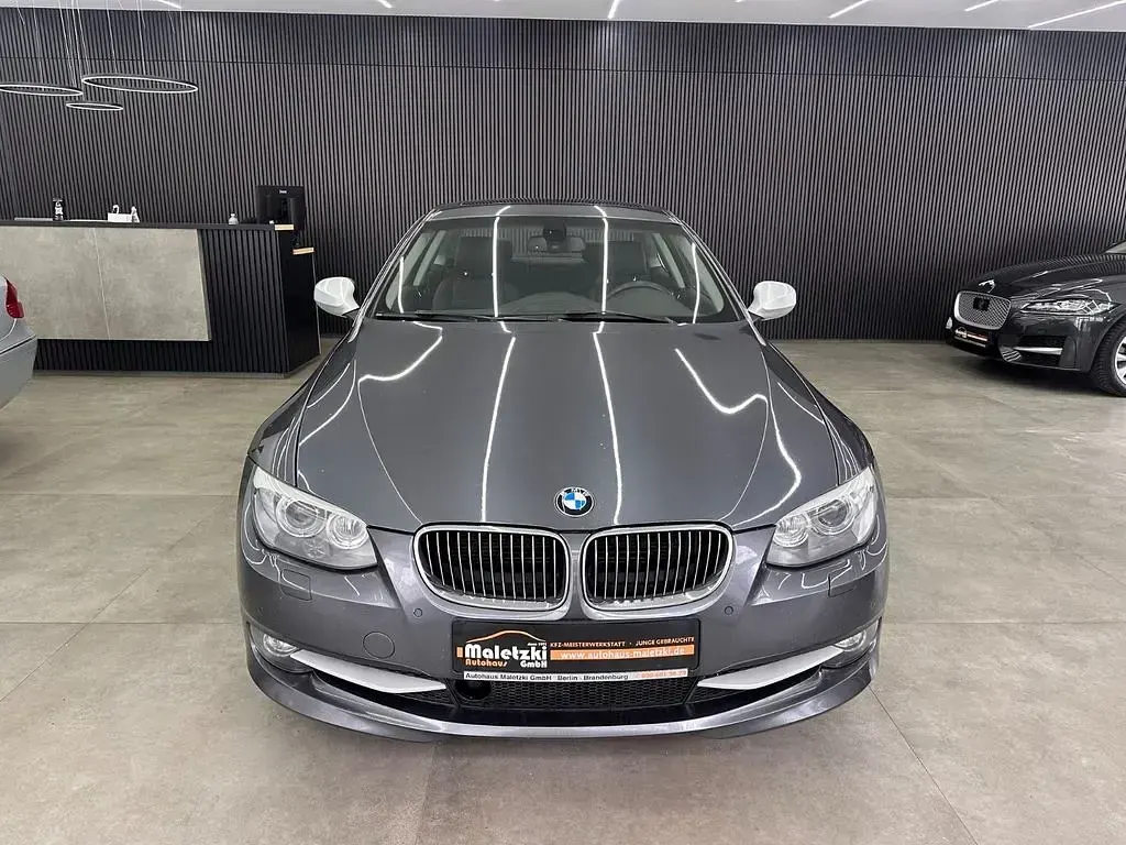 Gebraucht BMW 330 Comfort Edition 245 PS (180 kW) 2013 Mineralgrau Coupé