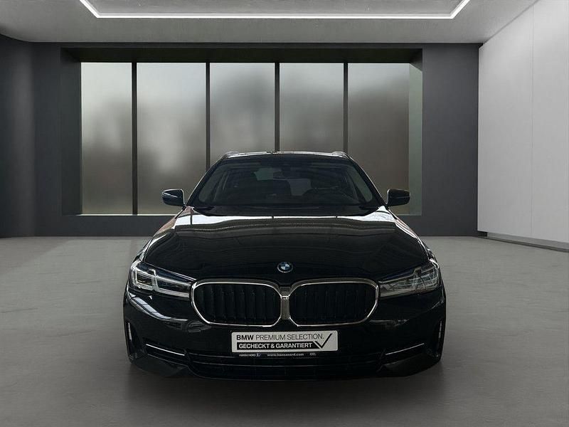 Gebraucht BMW 530e Sport Line 292 PS (214 kW) 2023 Schwarz Limousine