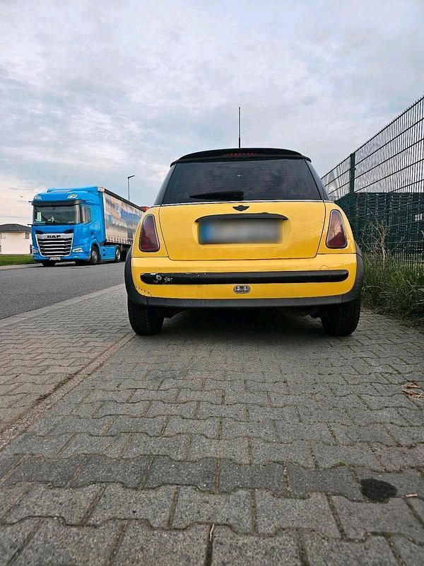 Usata Mini Cooper 75 CV (55 kW) 2003 Giallo Utilitaria