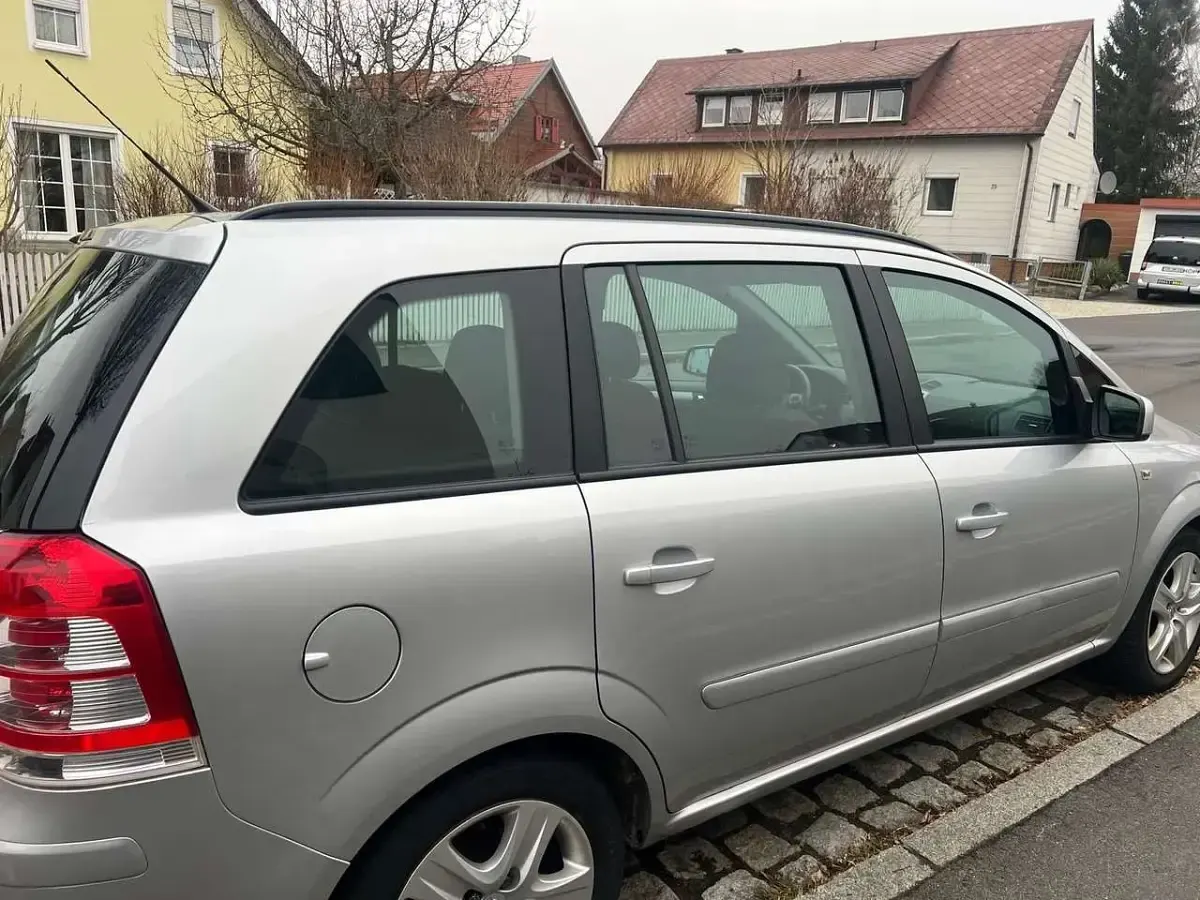Gebraucht Opel Zafira Family 110 PS (80 kW) 2014 Grau Van / Kleinbus