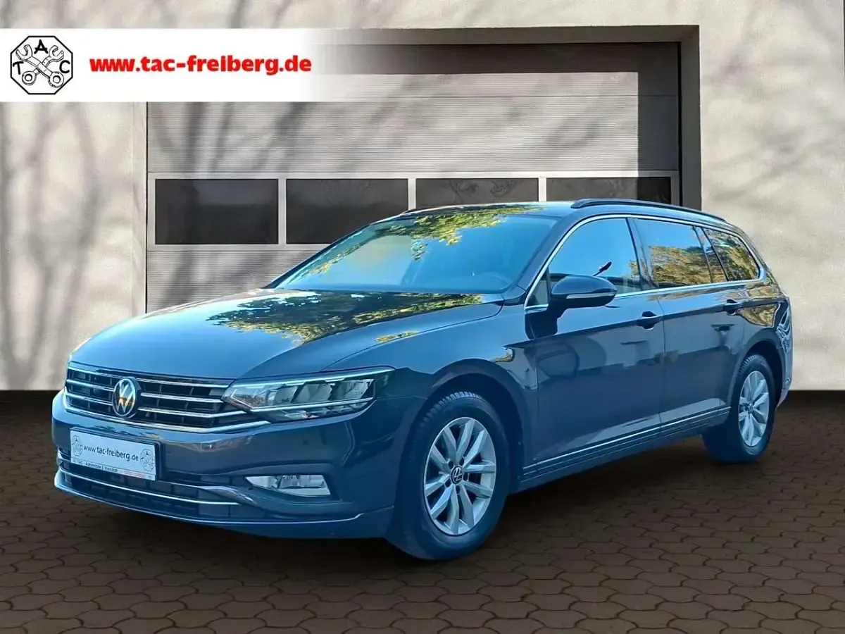 Gebraucht VW Passat Business 150 PS (110 kW) 2023 Grau Kombi