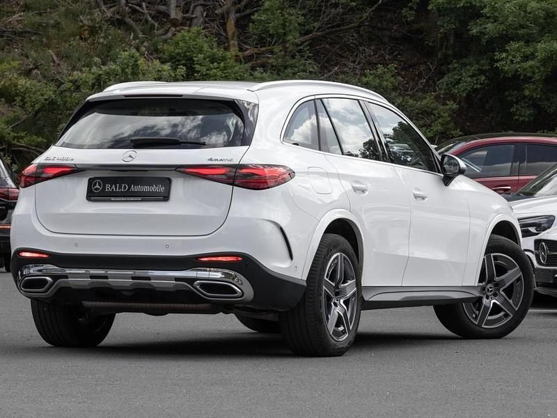 Gebraucht Mercedes GLC400d AMG 252 PS (185 kW) 2023 Polarweiss SUV