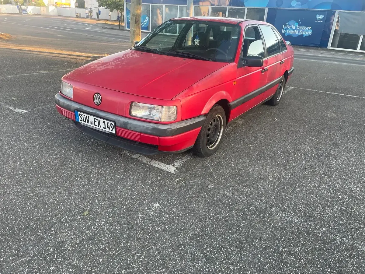 Gebraucht VW Passat 75 PS (55 kW) 1993 Rot Limousine