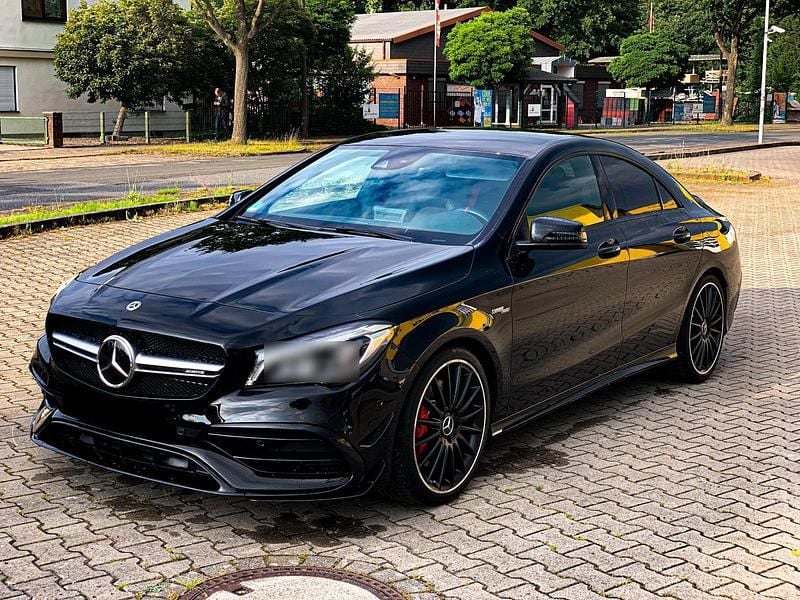 Schwarz Gebraucht 2017 Mercedes CLA45 AMG Limousine | 28.999 € (Fairer Preis) - Bild 1/4