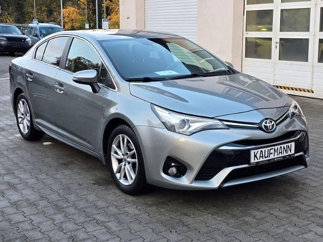 Gebraucht Toyota Avensis Business Edition 147 PS (108 kW) 2015 Silber Limousine