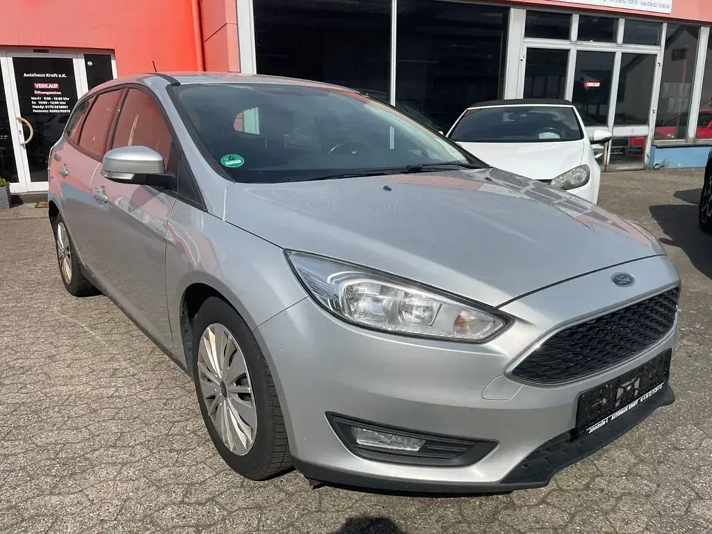 Gebraucht Ford Focus Trend 95 PS (69 kW) 2017 Silber Limousine