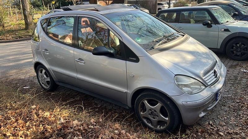 Gebraucht Mercedes A190 Elegance 125 PS (91 kW) 2001 Silber Van / Kleinbus