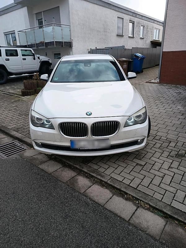 Weiß Gebraucht 2011 BMW 730 Limousine | 12.000 € (Fairer Preis) - Bild 1/4