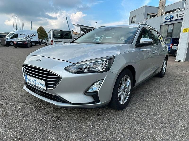 Silber Gebraucht 2022 Ford Focus Limousine | 19.880 € (Guter Preis) - Bild 1/4