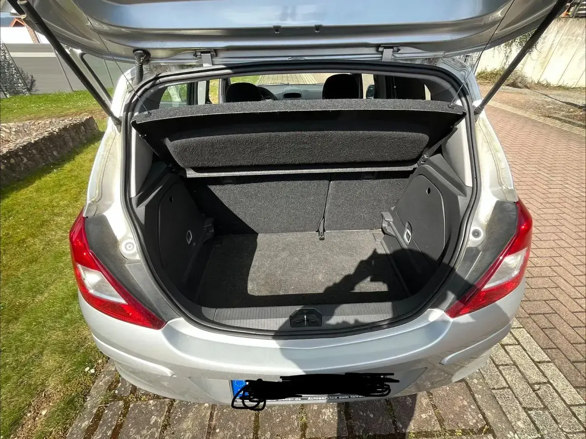 Gebraucht Opel Corsa 80 PS (58 kW) 2007 Silber Kleinwagen