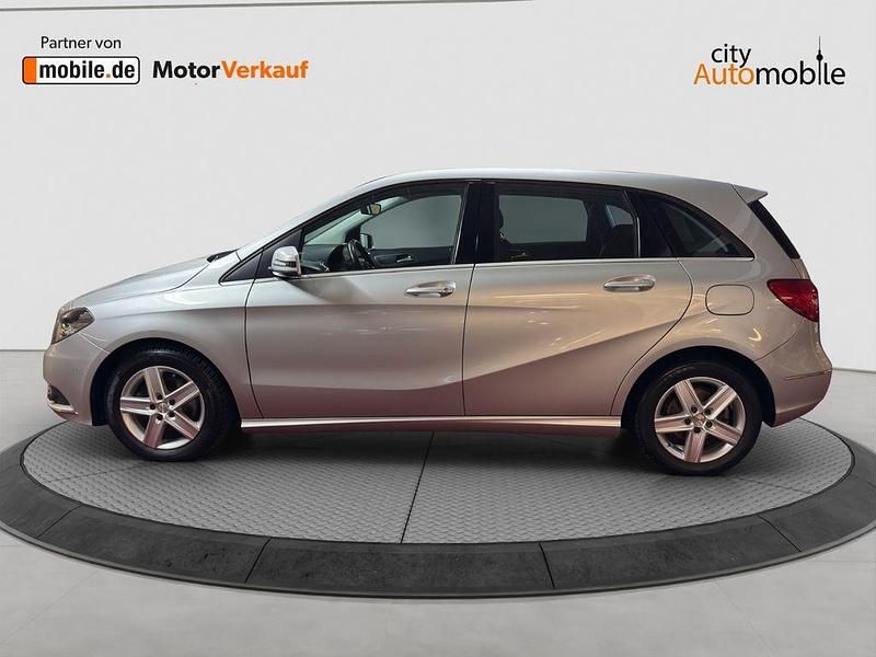 Gebraucht Mercedes B180 109 PS (80 kW) 2014 Silber Van / Kleinbus