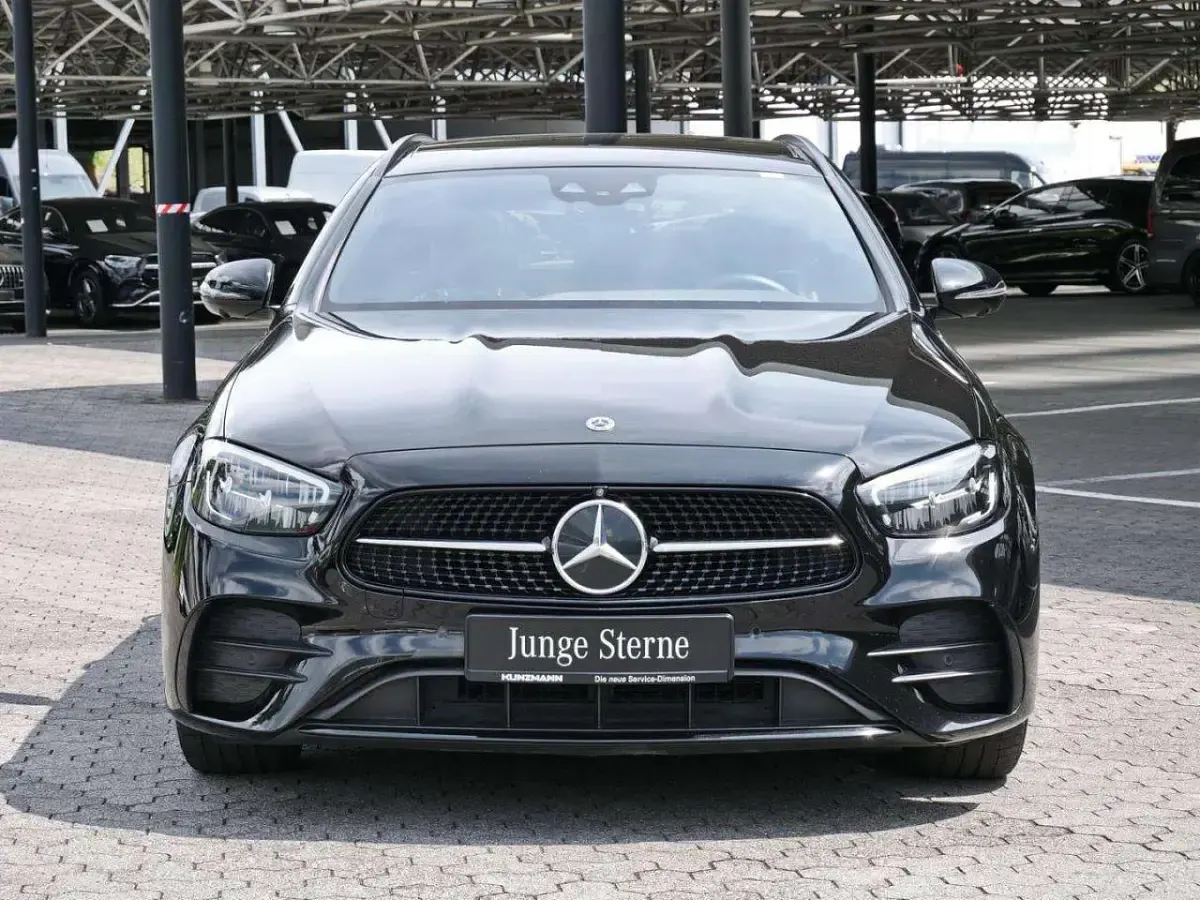 Gebraucht Mercedes E300 AMG 265 PS (194 kW) 2023 Schwarz Kombi