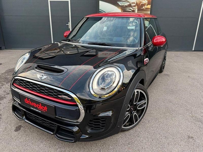Schwarz Gebraucht 2015 Mini John Cooper Works Chili Kleinwagen | 18.480 € (Fairer Preis) - Bild 1/4