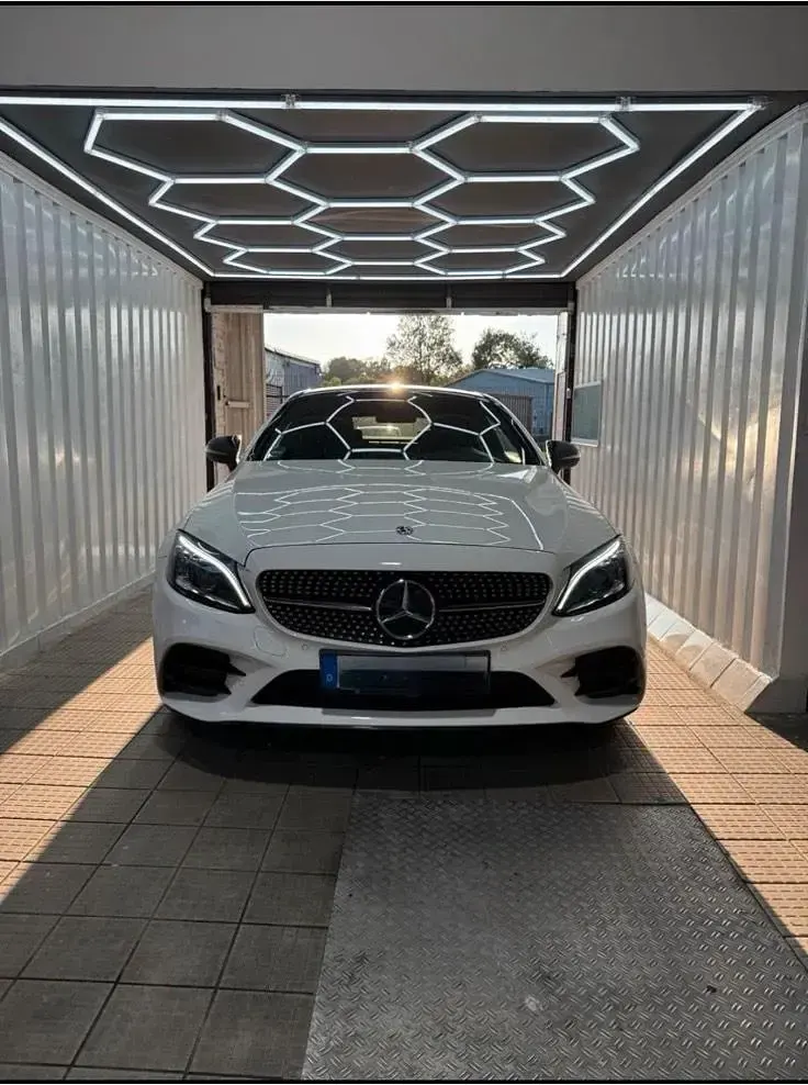 Gebraucht Mercedes C300 AMG 258 PS (189 kW) 2021 Weiß Coupé
