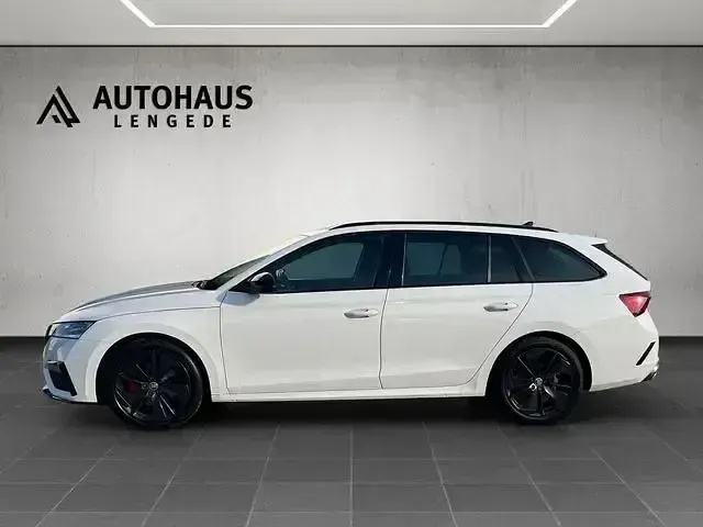 Gebraucht Skoda Octavia RS 200 PS (147 kW) 2023 Weiß Limousine