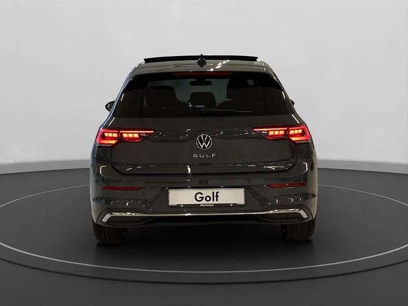 Neu VW Golf VIII Style 204 PS (150 kW) 2026 Grau Limousine