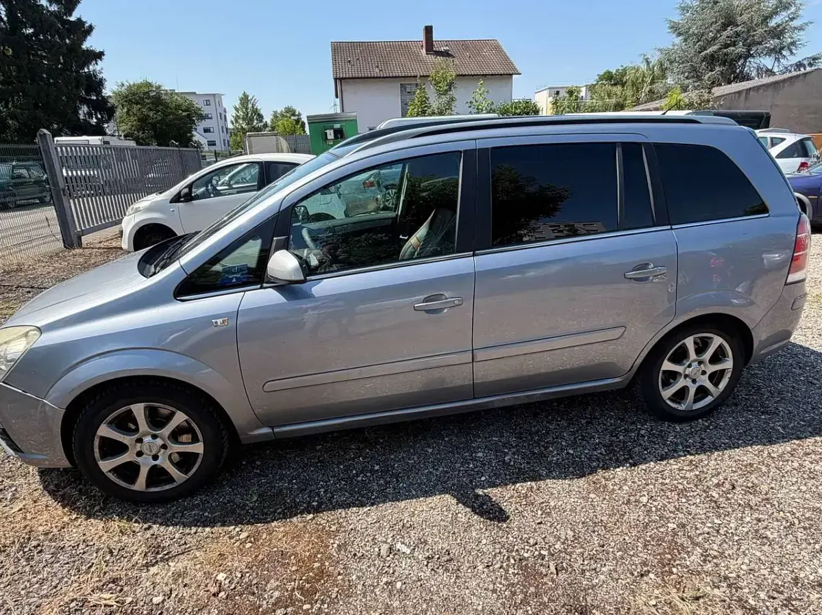 Gebraucht Opel Zafira Edition 150 PS (110 kW) 2005 Grau Van / Kleinbus