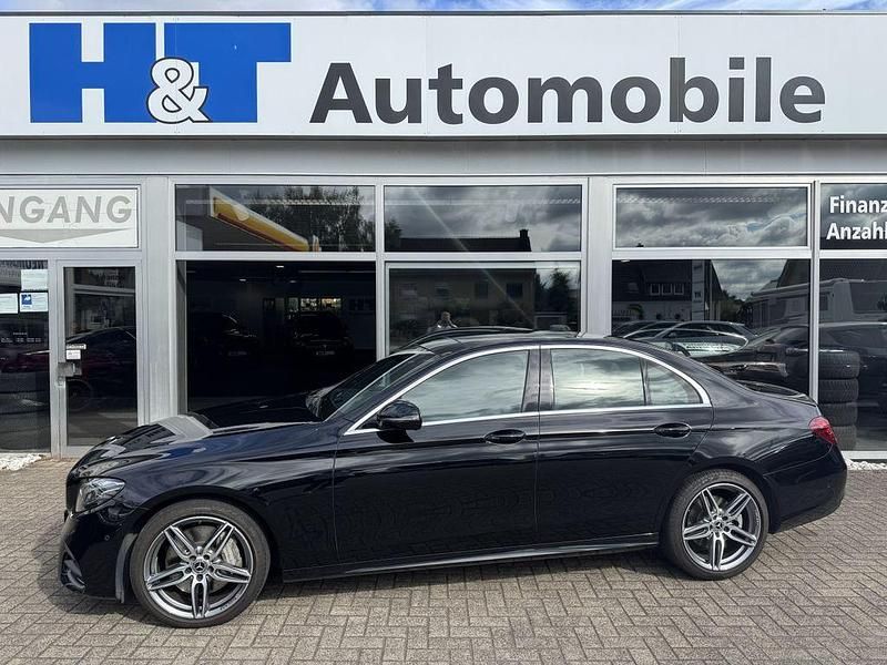 Ung. schwarz unilack Gebraucht 2020 Mercedes E350 AMG line Limousine | 24.999 € (Fairer Preis) - Bild 1/4