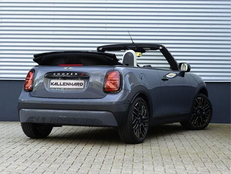 Gebraucht Mini Cooper S Cabriolet Favoured 204 PS (150 kW) 2025 Grau Cabrio