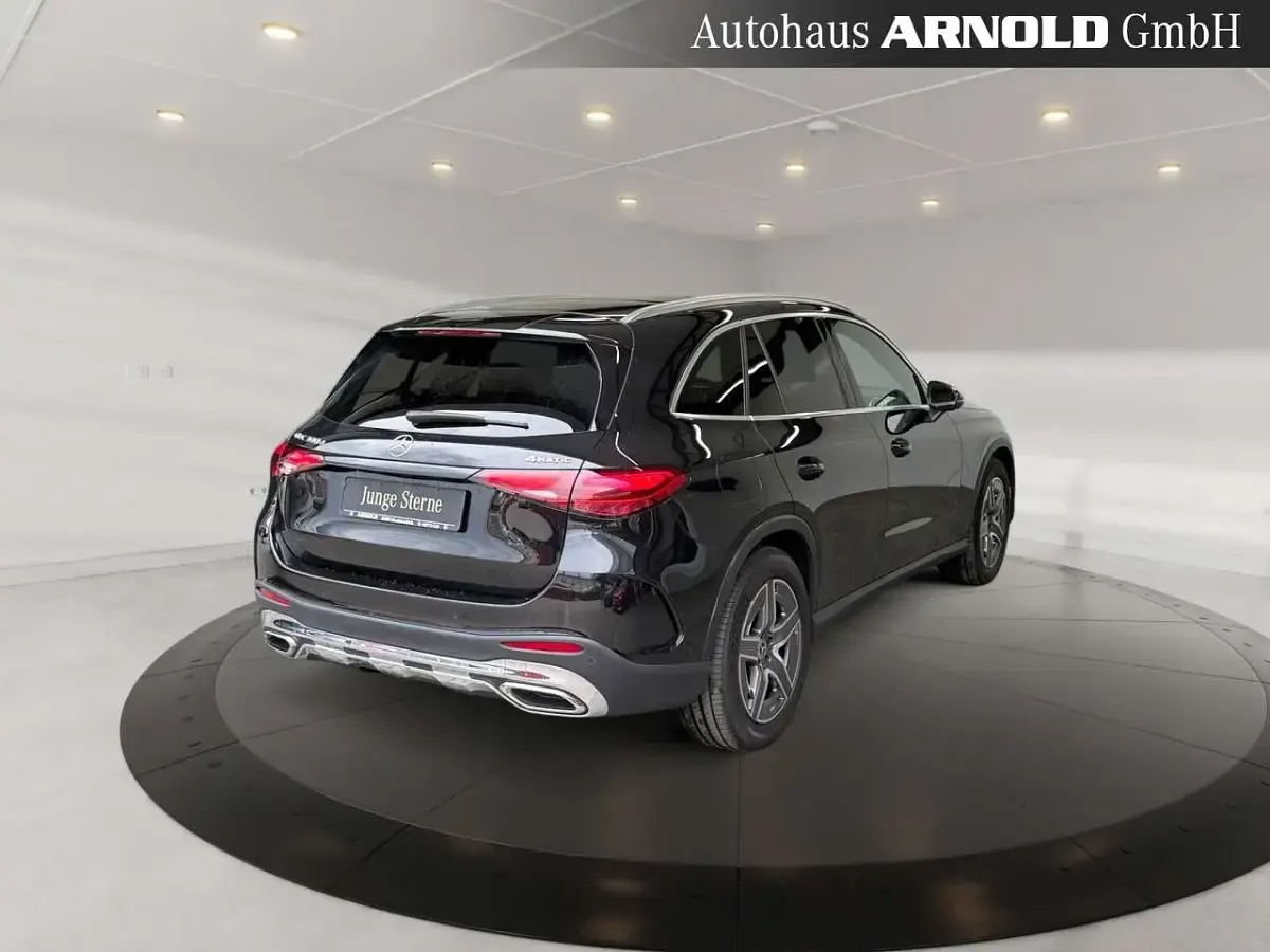 Gebraucht Mercedes GLC300 AMG line 269 PS (197 kW) 2024 Schwarz SUV
