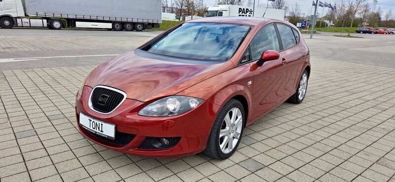 Rot Gebraucht 2009 Seat Leon Comfort Limousine | 2.990 € (Fairer Preis) - Bild 1/4