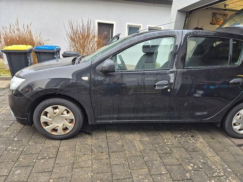 Schwarz Gebraucht 2018 Dacia Sandero Limousine | 5.555 € (Guter Preis) - Bild 1/4