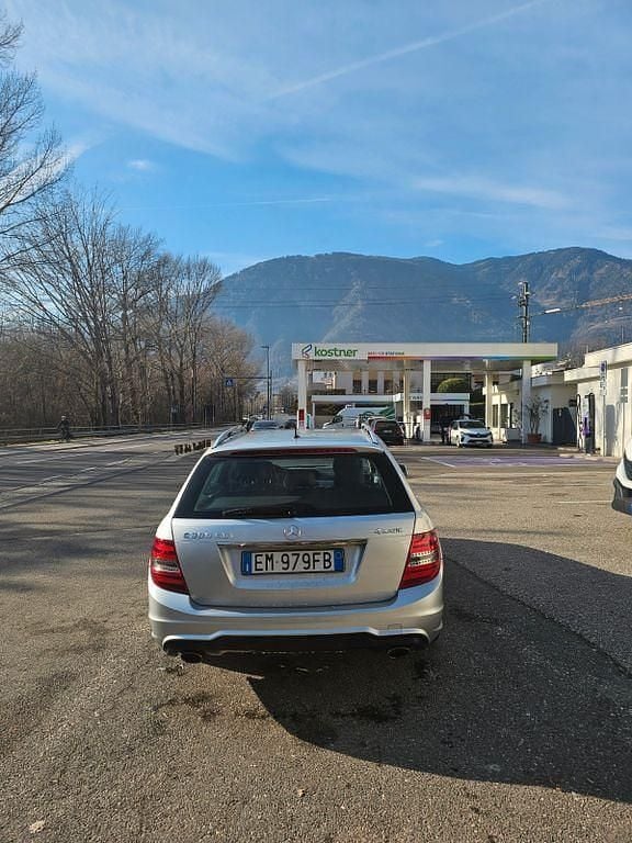 Silber Gebraucht 2012 Mercedes C300 Limousine | 12.000 € (Fairer Preis) - Bild 1/4