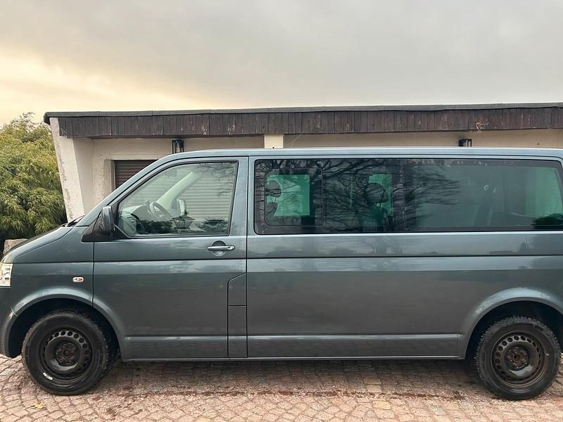 Gebraucht VW T5 130 PS (95 kW) 2009 Grau Van
