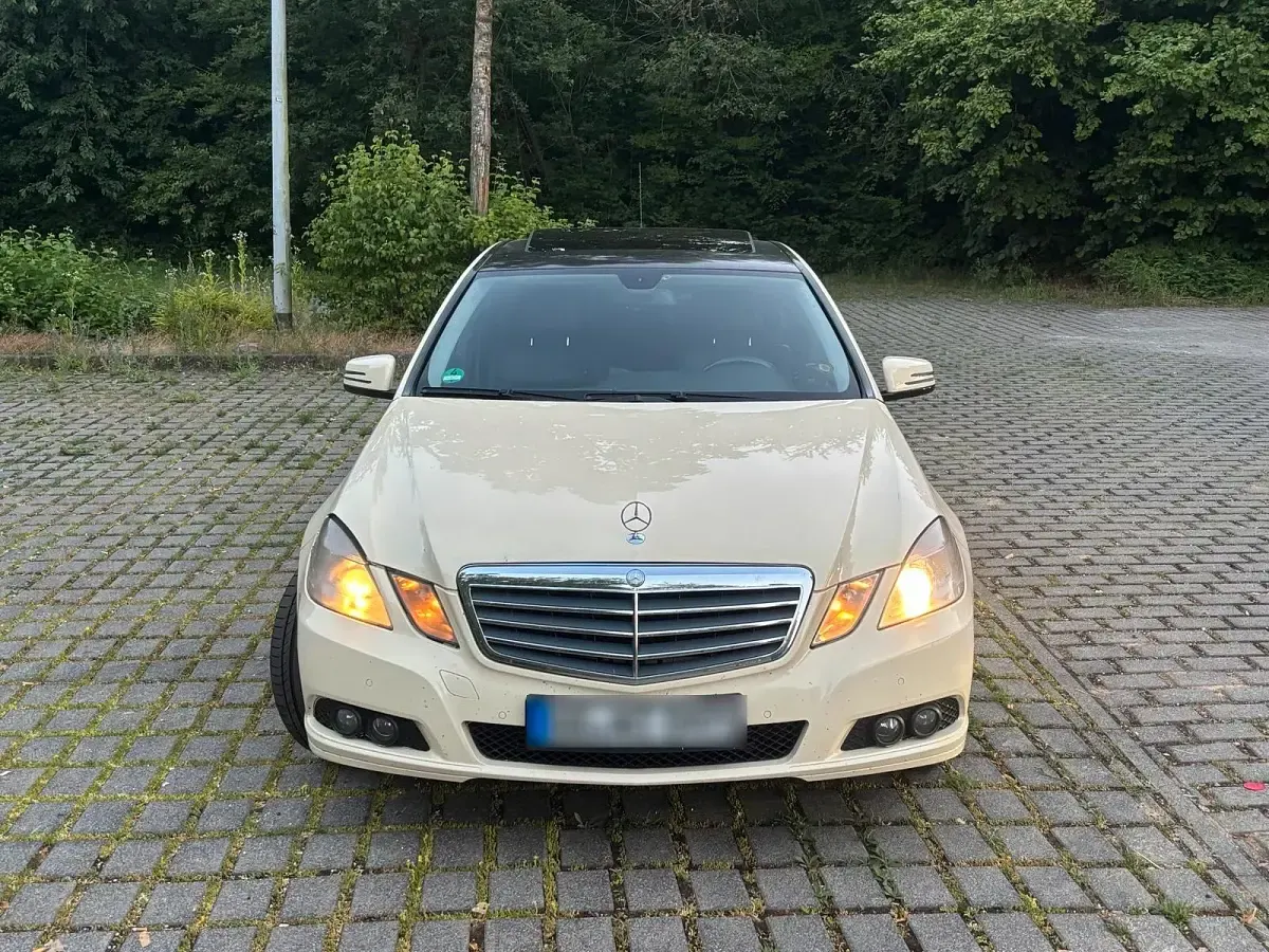 Gebraucht Mercedes E200 136 PS (100 kW) 2011 Beige Limousine