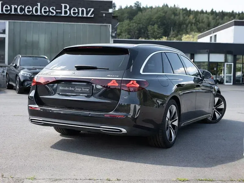 Gebraucht Mercedes E300 Avantgarde 197 PS (144 kW) 2025 Grau metalliclack graphitgrau Kombi