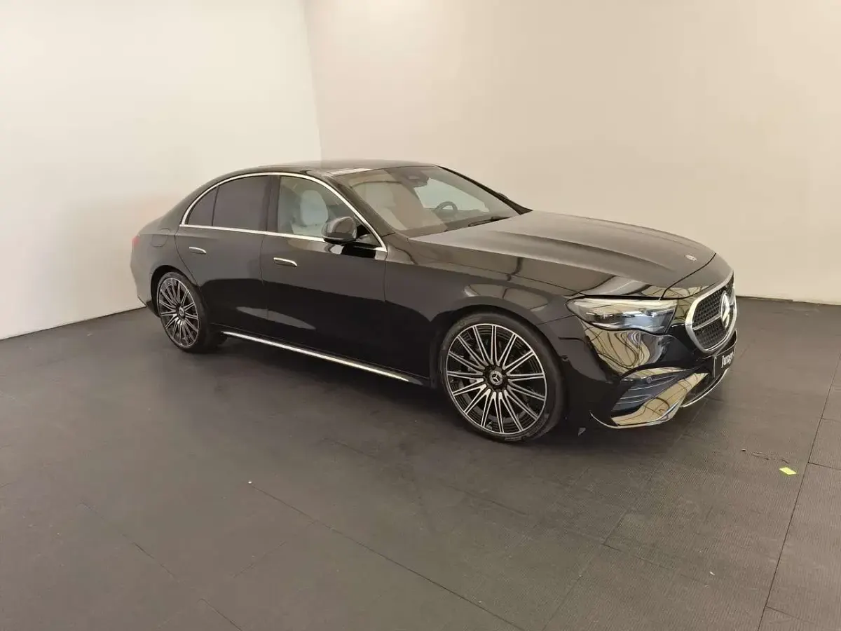 Gebraucht Mercedes E220 Advanced 197 PS (144 kW) 2025 Metalliclack obsidianschwarz Limousine